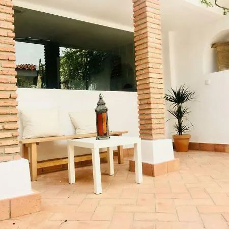 Casa La Albazana بيت ضيافة *