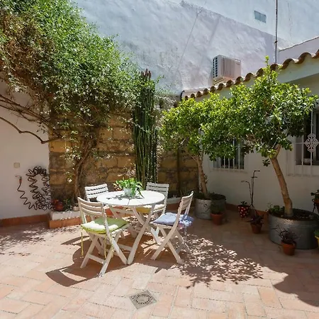 Casa La Albazana بيت ضيافة